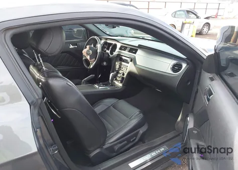 2013 Ford Mustang V6 Premium from USA, damaged, VIN 1ZVBP8AM0D5206607